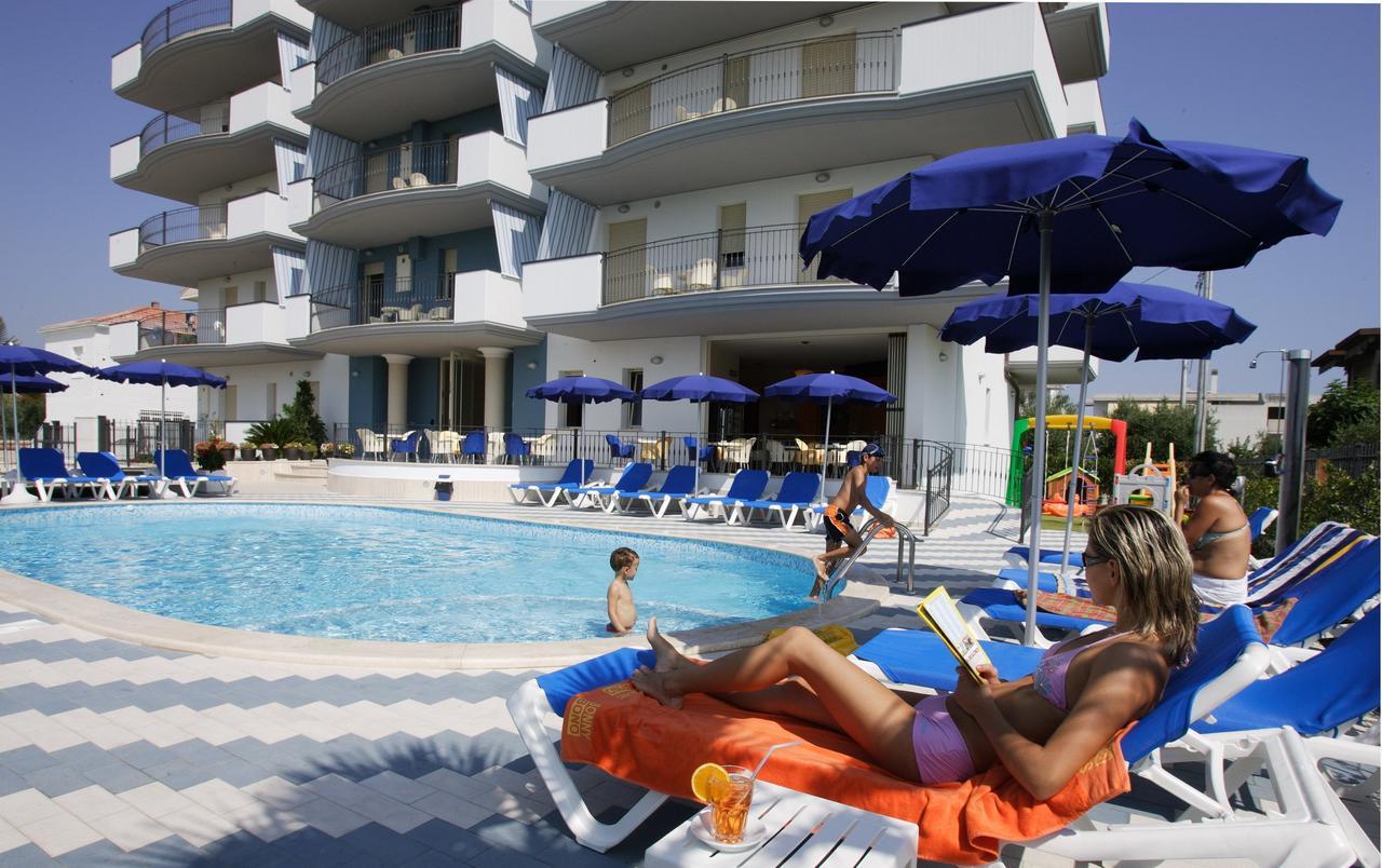 Residence Il Girasole 1 Alba Adriatica Luaran gambar