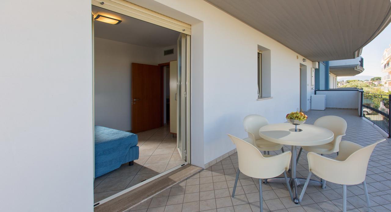 Residence Il Girasole 1 Alba Adriatica Luaran gambar