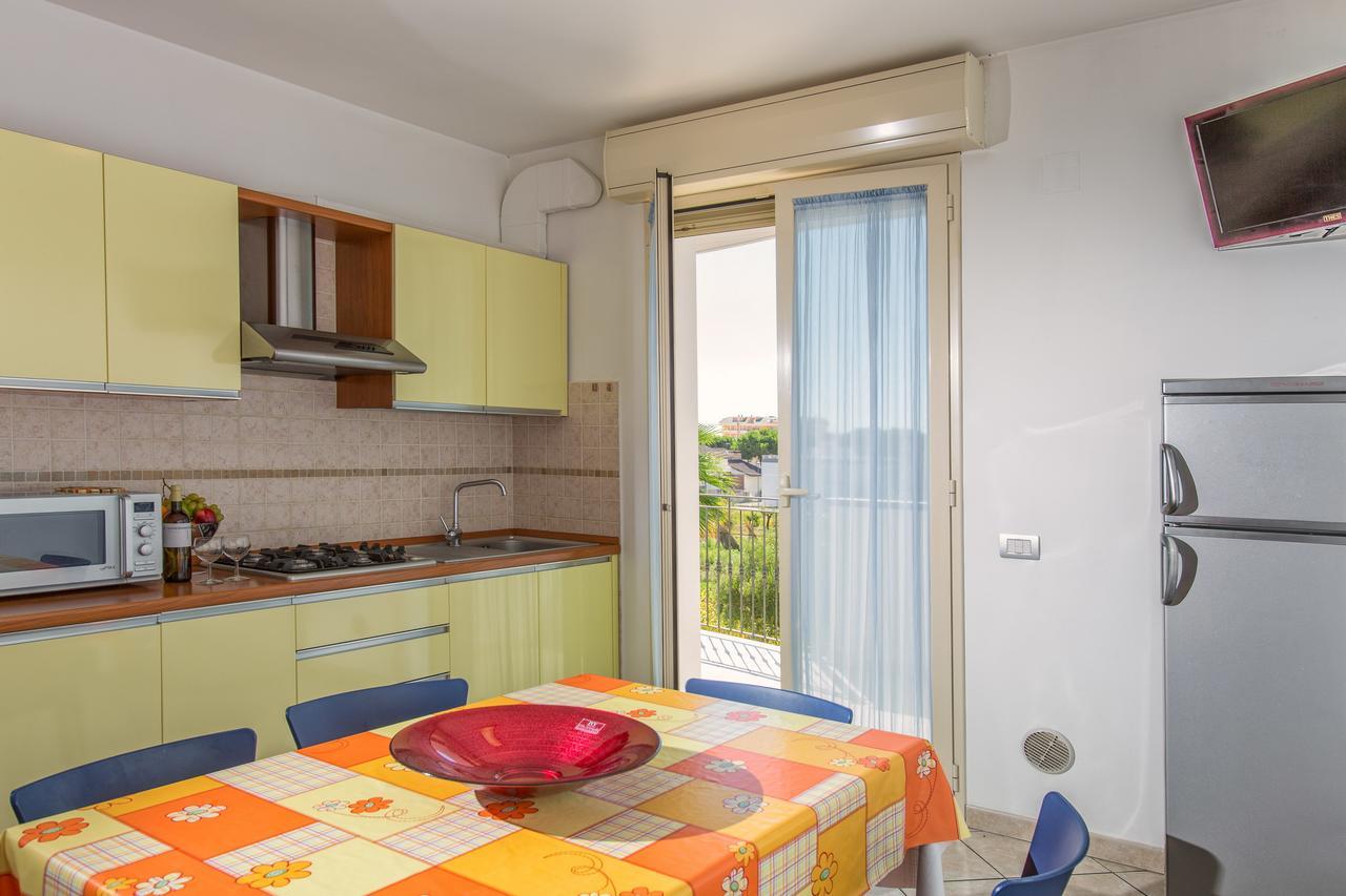 Residence Il Girasole 1 Alba Adriatica Luaran gambar