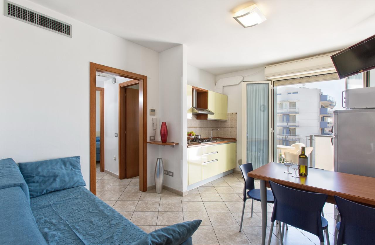 Residence Il Girasole 1 Alba Adriatica Luaran gambar