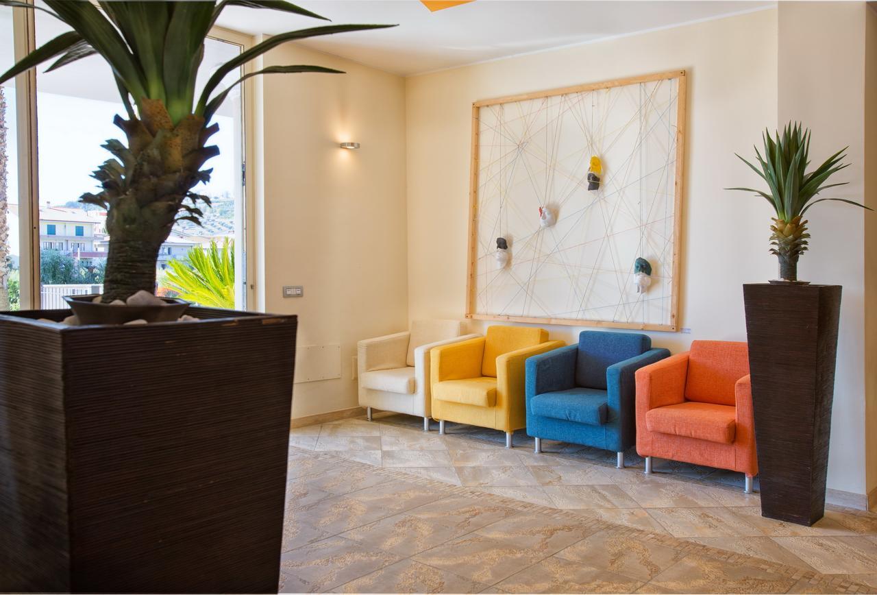 Residence Il Girasole 1 Alba Adriatica Luaran gambar